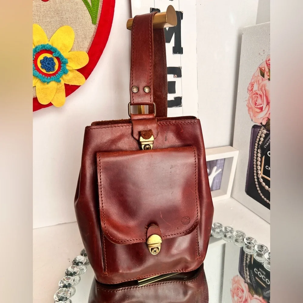 FIOCCHI ITALY vintage 70s handmade real leather backpack unisex
